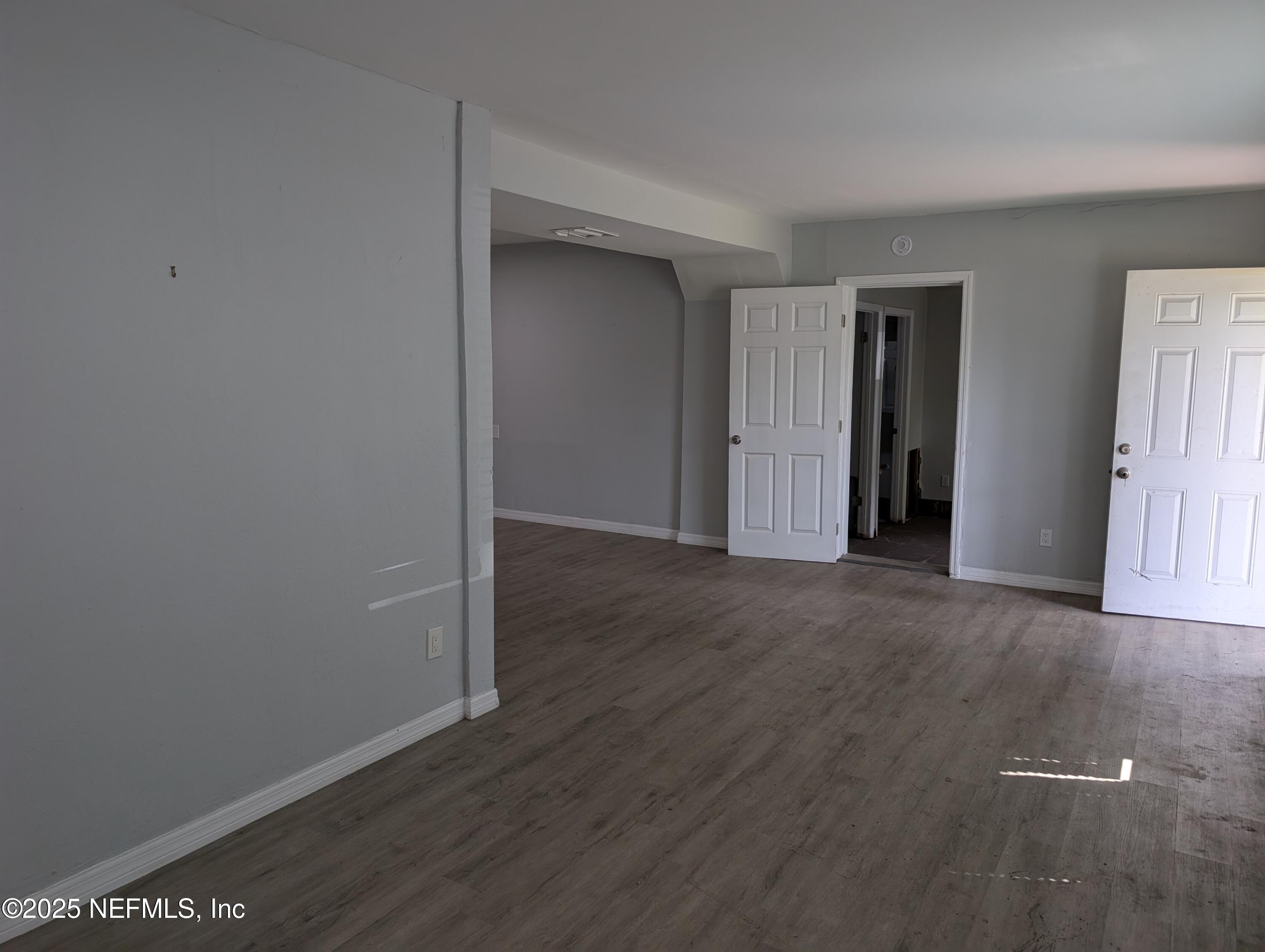 1339 Ellis Road South Jacksonville, FL 32205 - Photo 7 of 26 a view of an empty room