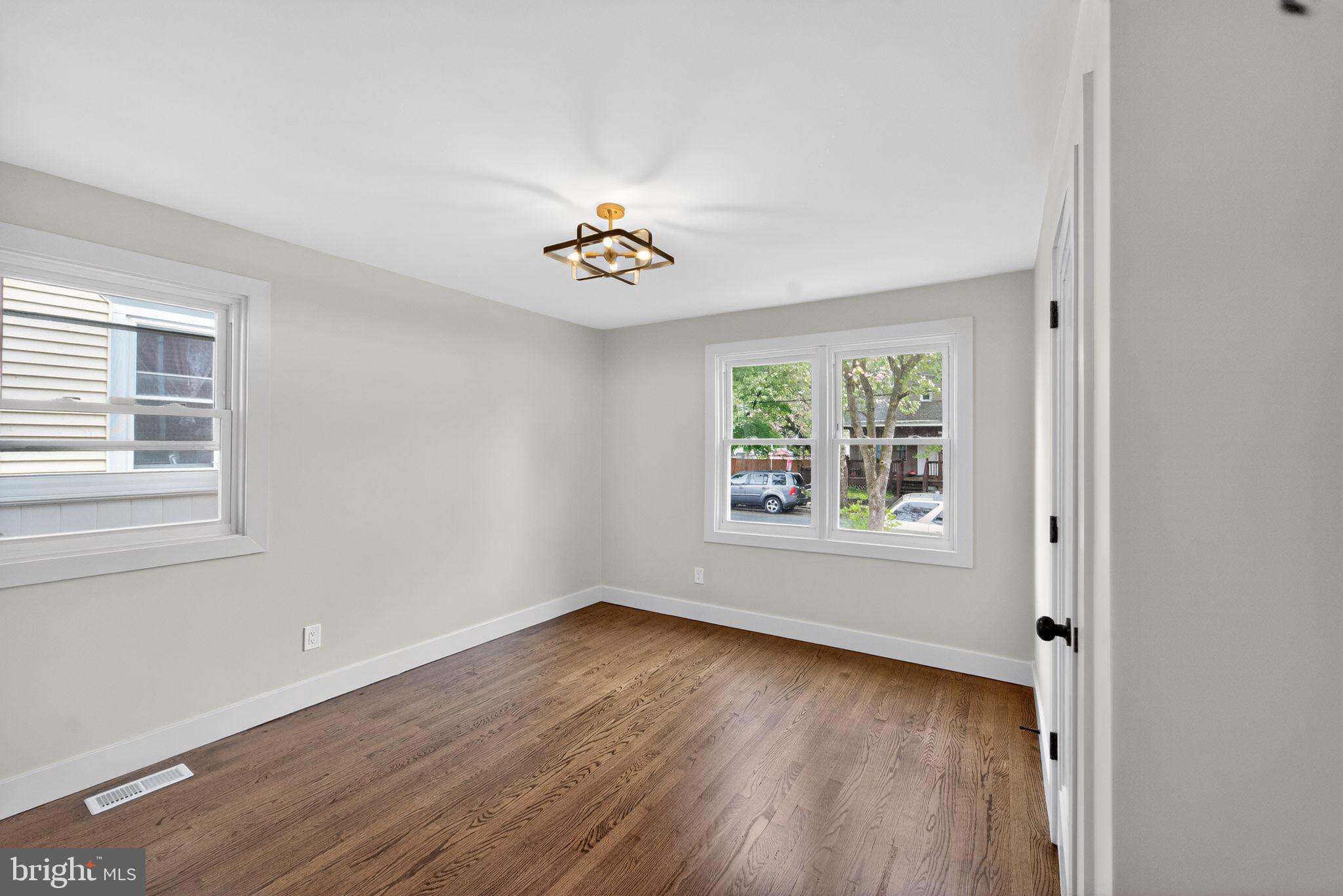 39 Reeger Avenue Hamilton, NJ 08610 - Photo 7 of 27 Gallery Image 7