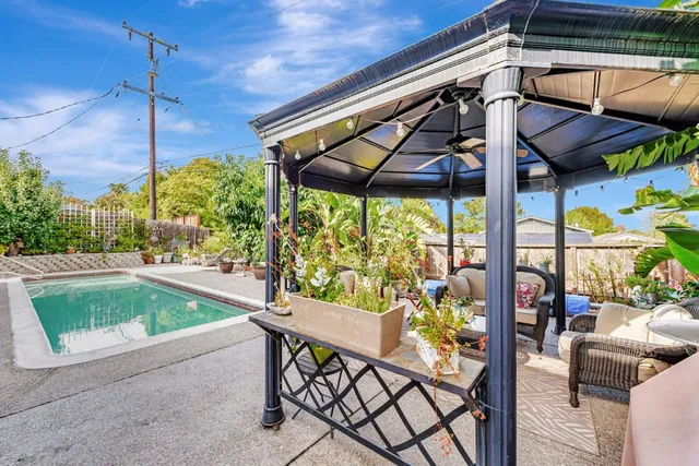 $2,299,000 | 949 Pleasant Hill Road, Redwood City, CA 94061