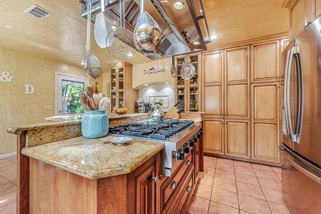 $2,299,000 | 949 Pleasant Hill Road, Redwood City, CA 94061