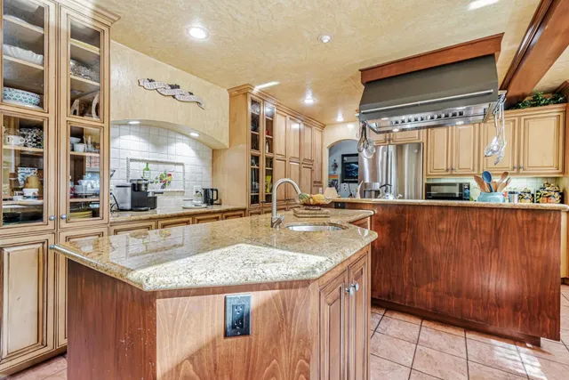 $2,299,000 | 949 Pleasant Hill Road, Redwood City, CA 94061