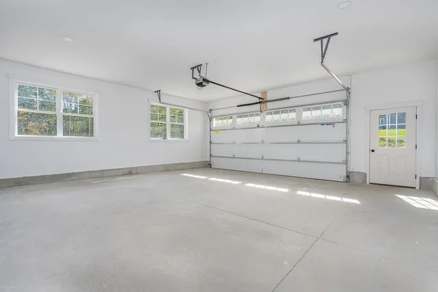 $925,000 | 320 Knox Marsh Road, Dover, NH 03820