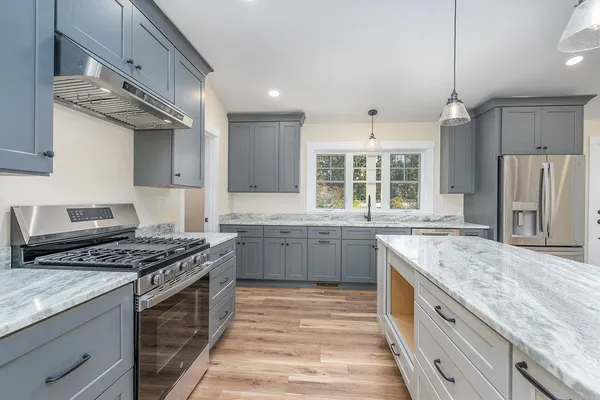 $925,000 | 320 Knox Marsh Road, Dover, NH 03820