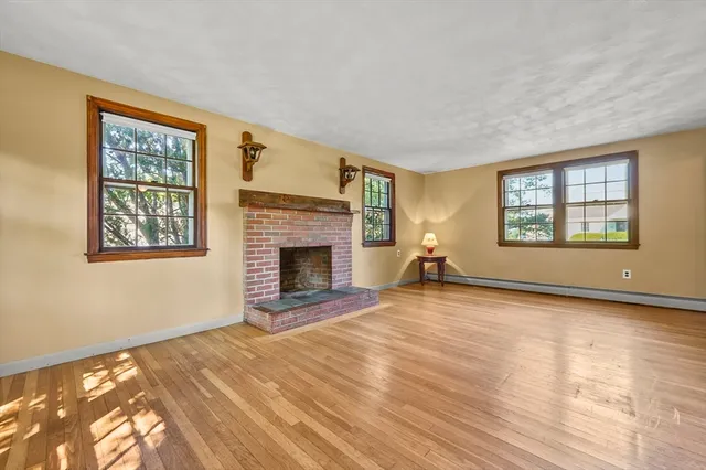 $500,000 | 20 Albion Lane, West Newbury, MA 01985