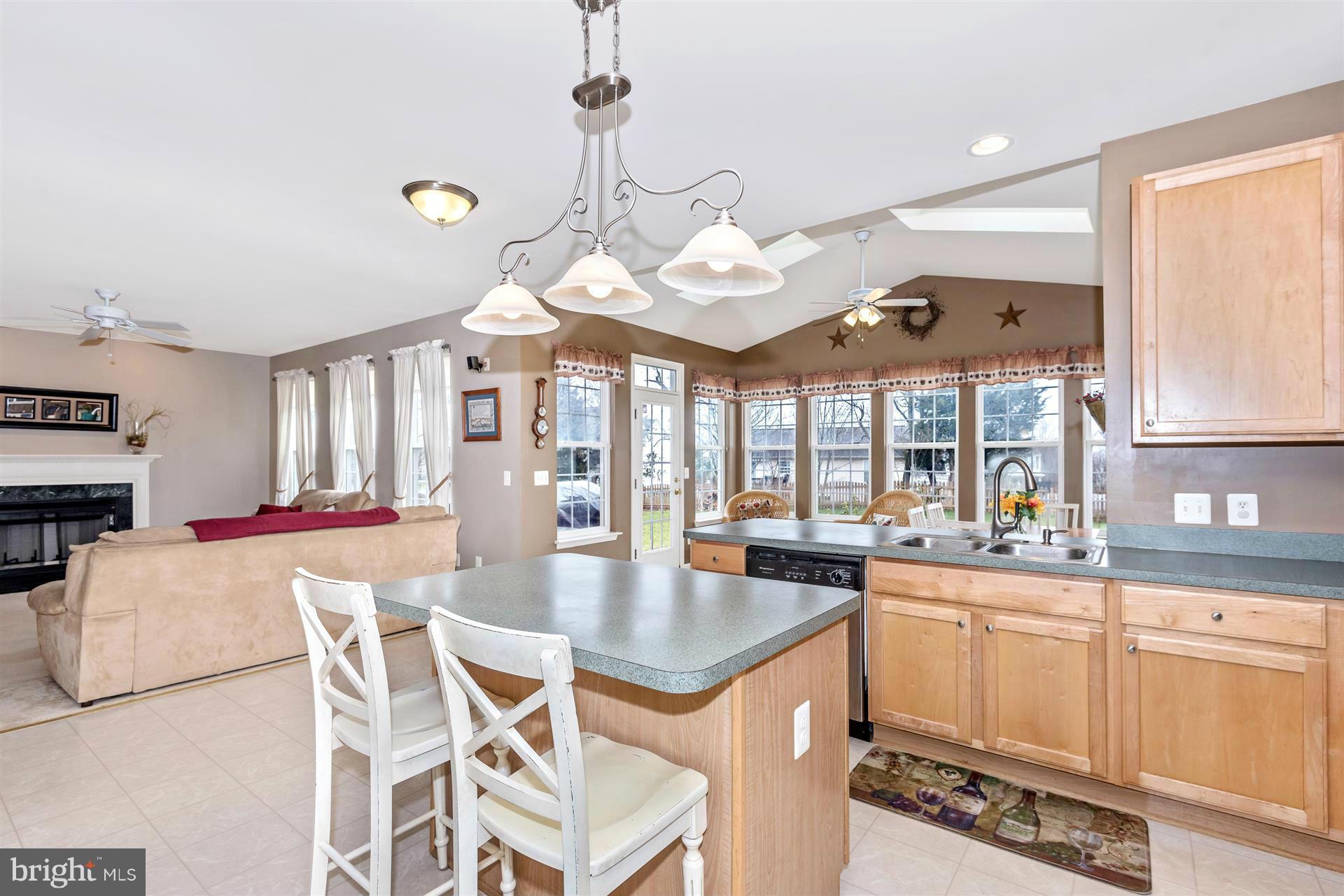 244 Colbert Street Taneytown, MD 21787 - Photo 15 of 30 Kitchen
