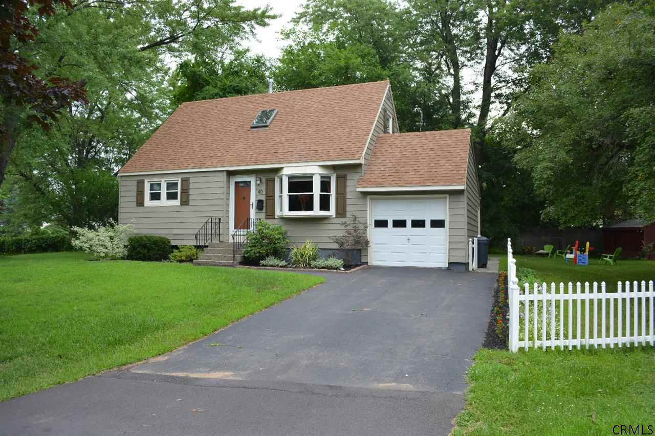 40 Tanglewood Road Colonie, NY 12205 - Photo 1 of 15 Photo 1