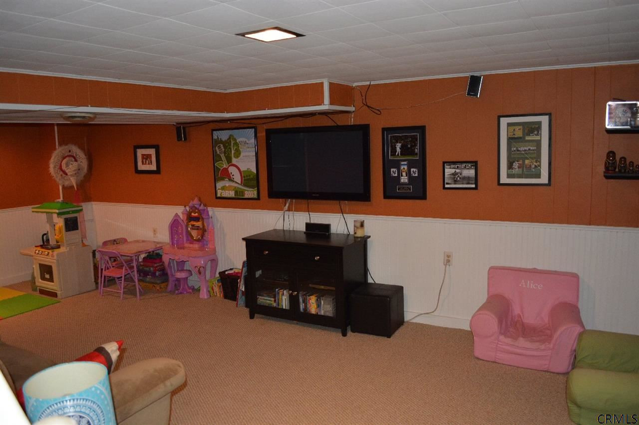 40 Tanglewood Road Colonie, NY 12205 - Photo 12 of 15 Photo 12