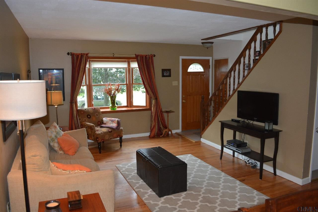 40 Tanglewood Road Colonie, NY 12205 - Photo 2 of 15 Photo 2