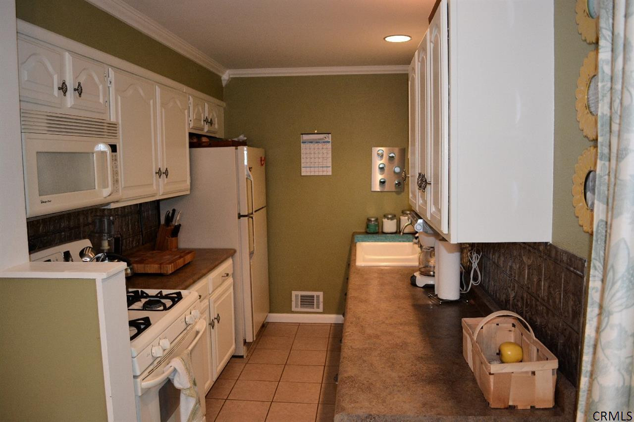 40 Tanglewood Road Colonie, NY 12205 - Photo 4 of 15 Photo 4