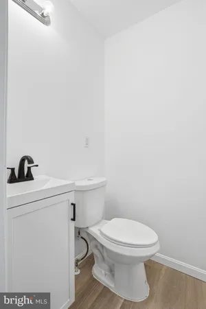 $2,500 | 233 North Luzerne Avenue, Baltimore, MD 21224