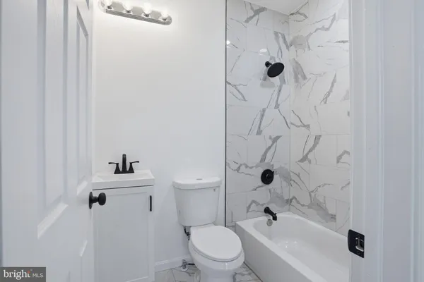 $2,500 | 233 North Luzerne Avenue, Baltimore, MD 21224