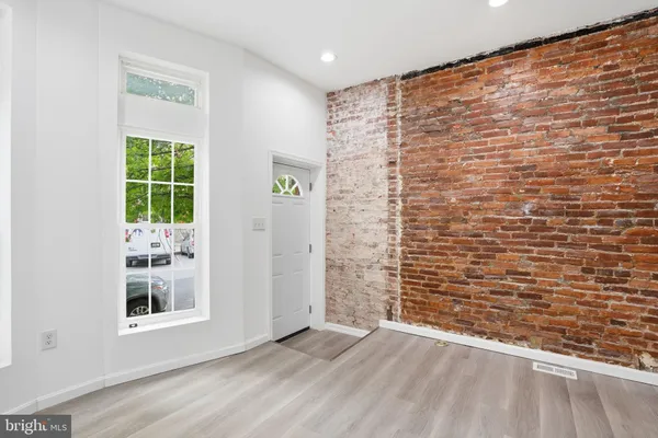 $2,500 | 233 North Luzerne Avenue, Baltimore, MD 21224