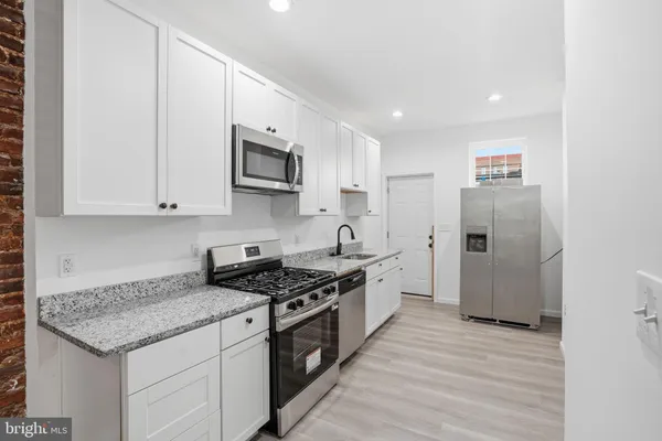 $2,500 | 233 North Luzerne Avenue, Baltimore, MD 21224