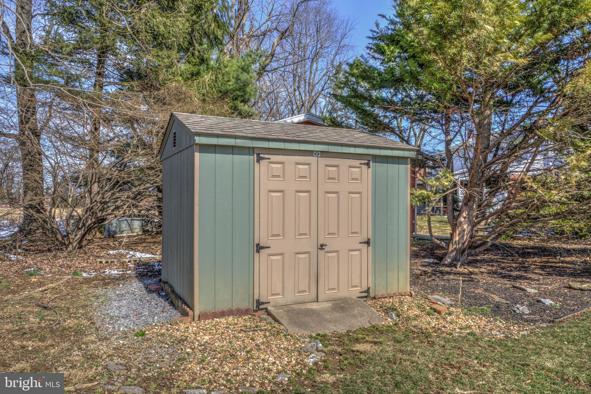 1363 Union Street Lancaster, PA 17603 - Photo 28 of 32 Storage Shed