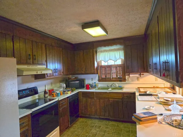 $1,500,000 | 3049 Farmville Road, Farmville, VA 23901