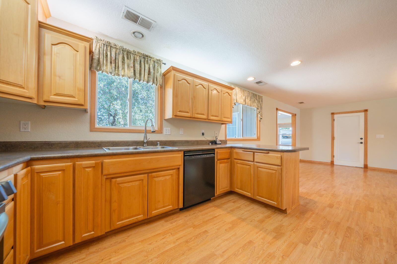 6185 Happy Valley Road Anderson, CA 96007 - Photo 14 of 59 oSMmPwMQ