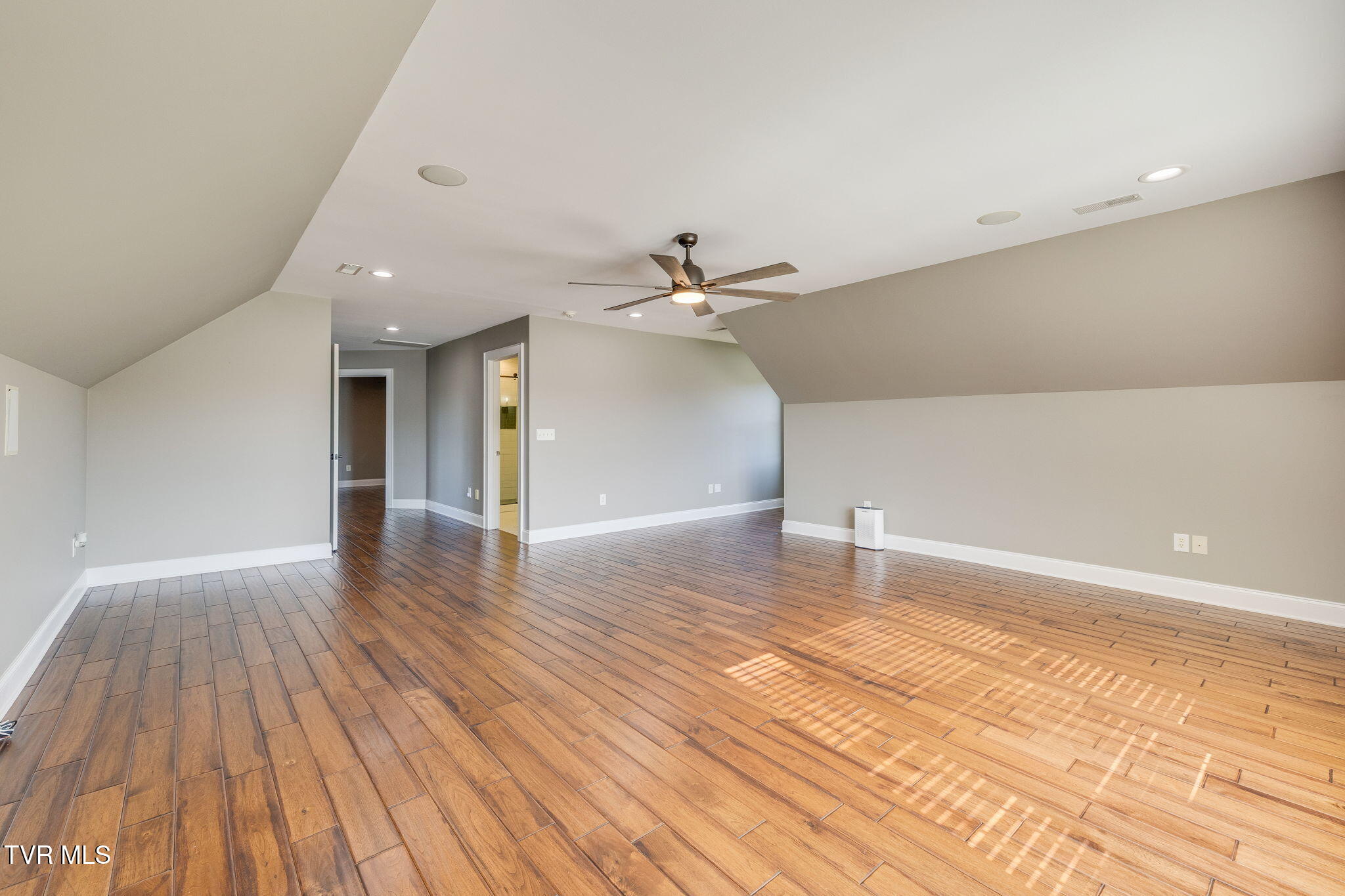 2338 Edinburgh Channel Road Kingsport, TN 37664 - Photo 45 of 87 045