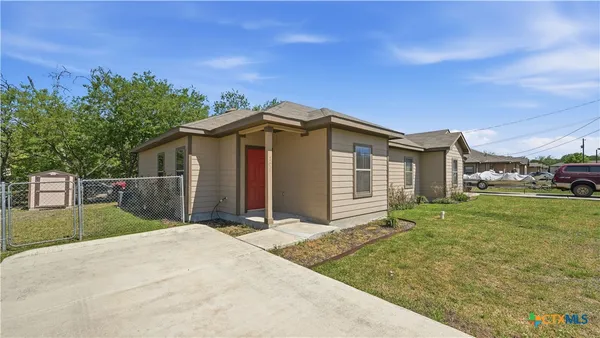 $1,374 | 107 Rosedale Avenue, New Braunfels, TX 78130