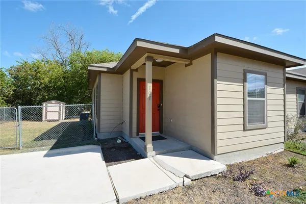 $1,374 | 107 Rosedale Avenue, New Braunfels, TX 78130