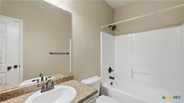 $1,374 | 107 Rosedale Avenue, New Braunfels, TX 78130