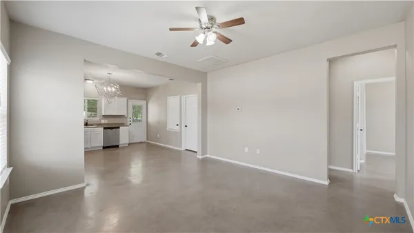 $1,374 | 107 Rosedale Avenue, New Braunfels, TX 78130