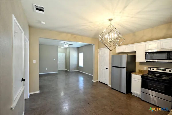 $1,374 | 107 Rosedale Avenue, New Braunfels, TX 78130