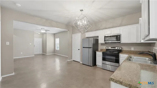 $1,374 | 107 Rosedale Avenue, New Braunfels, TX 78130