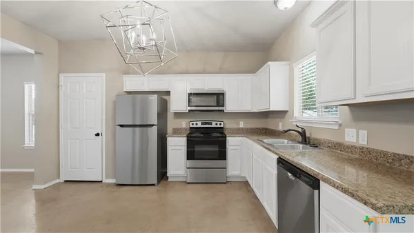 $1,374 | 107 Rosedale Avenue, New Braunfels, TX 78130