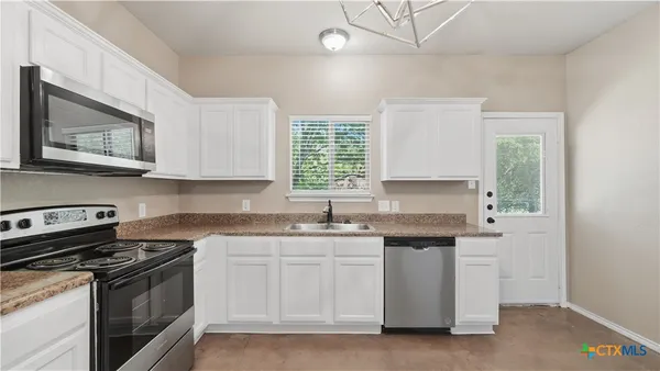 $1,374 | 107 Rosedale Avenue, New Braunfels, TX 78130