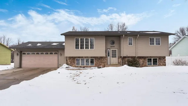 $264,999 | 3004 2nd Avenue Northwest, Willmar, MN 56201
