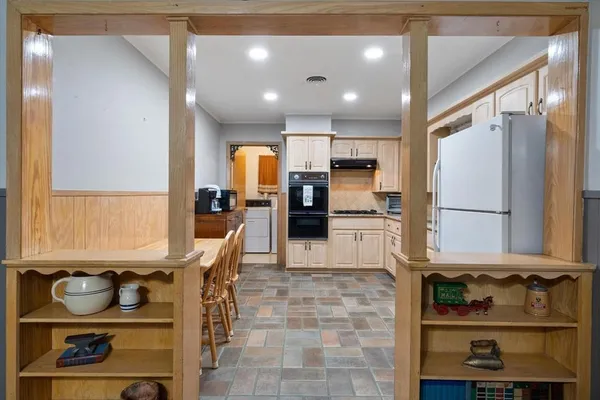 $1,750 | 513 North 38th Street, Corsicana, TX 75110