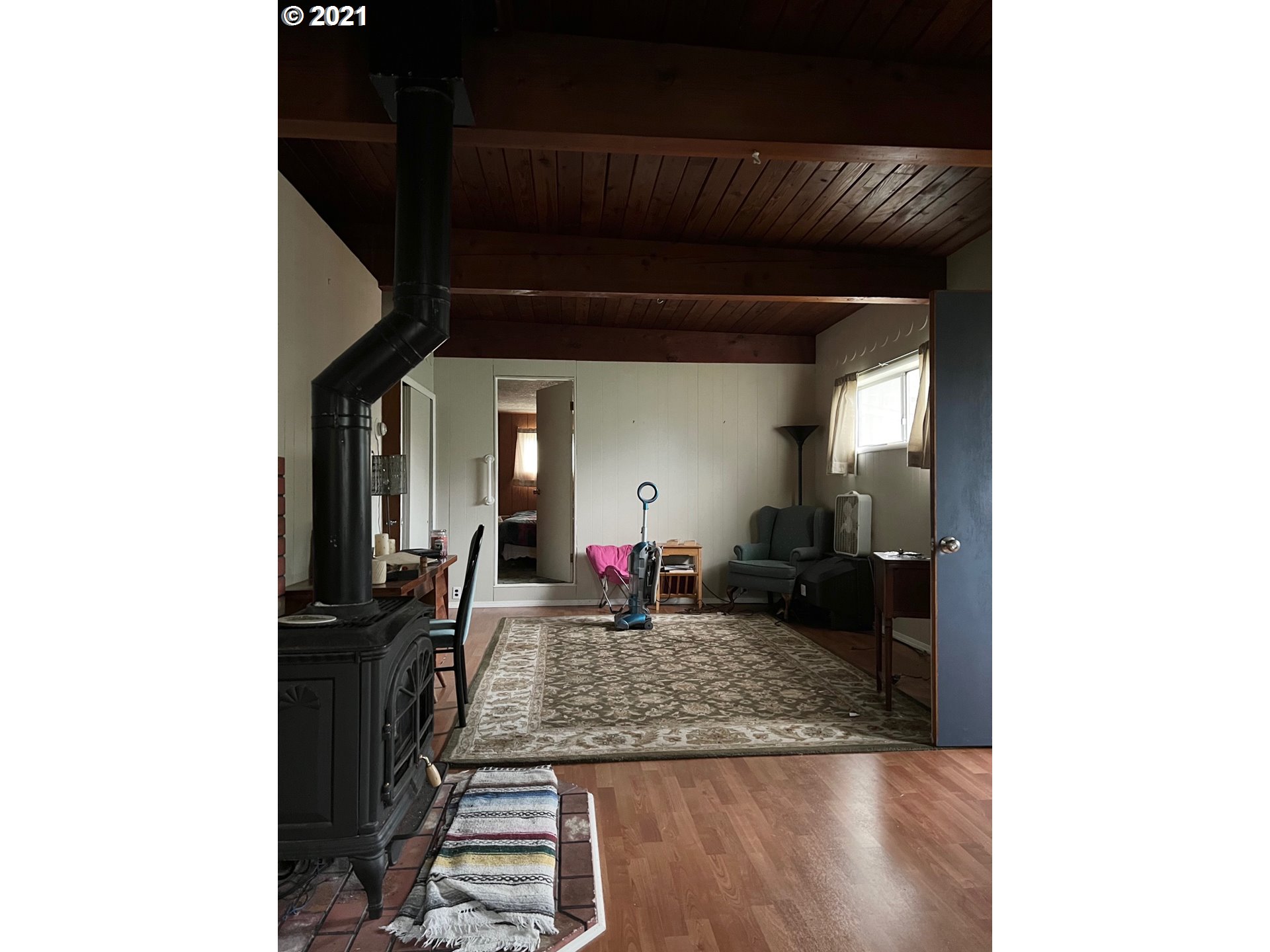 90466 Lewis Road Warrenton, OR 97146 - Photo 7 of 24 Living Room