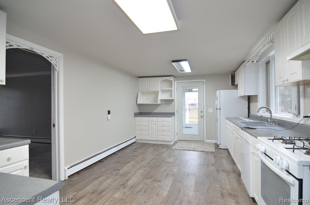 1608 Walton Boulevard Rochester Hills, MI 48309 - Photo 2 of 10