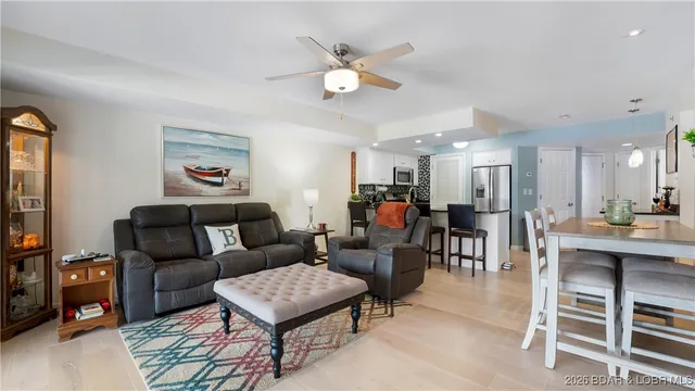 $319,000 | 40 Lighthouse Road, Unit 5201, Lake Ozark, MO 65049