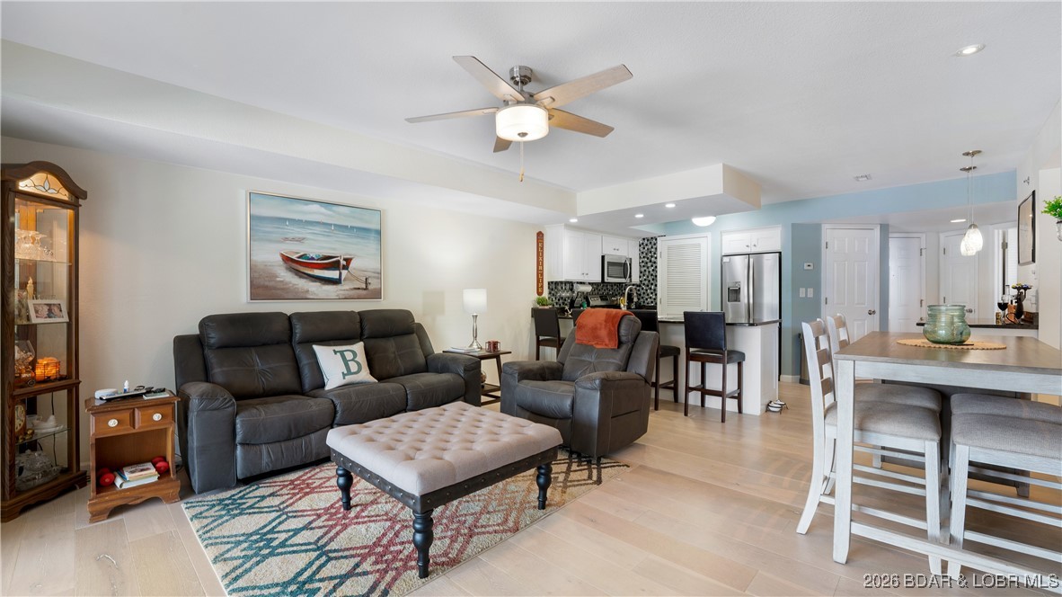 40 Lighthouse Road, Unit 5201 Lake Ozark, MO 65049 - Photo 2 of 32 Most furnishings stay