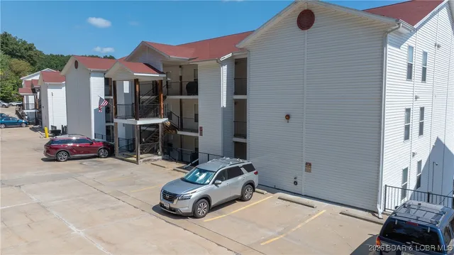 $319,000 | 40 Lighthouse Road, Unit 5201, Lake Ozark, MO 65049