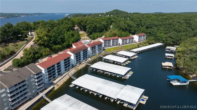 $319,000 | 40 Lighthouse Road, Unit 5201, Lake Ozark, MO 65049