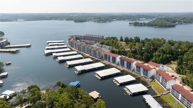 $319,000 | 40 Lighthouse Road, Unit 5201, Lake Ozark, MO 65049