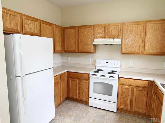 3131 Manhasset Lane Raleigh, NC 27604 - Photo 9 of 21 Refrigerator conveys.