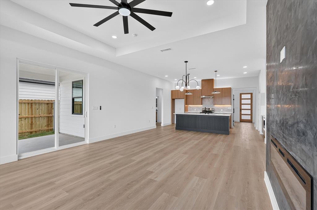 1656 West Wintergreen Road Lancaster, TX 75134 - Photo 10 of 31 Gallery Image 10