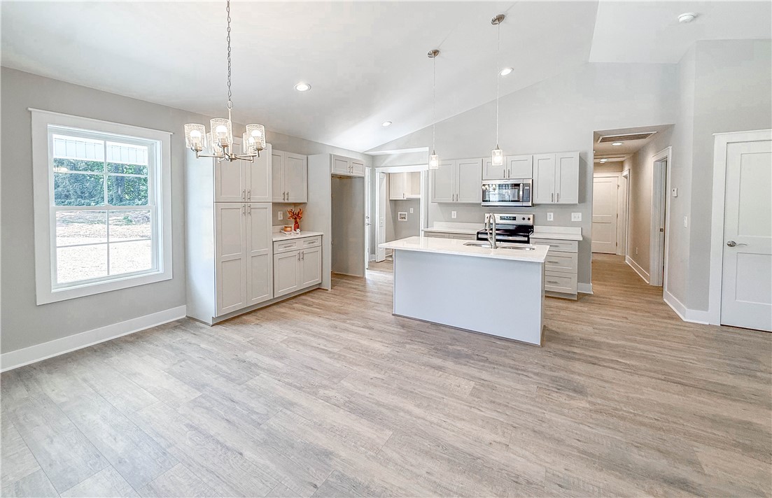 505 South Oak Street Seneca, SC 29678 - Photo 5 of 40