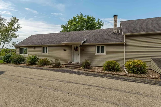 $275,000 | N7515 Gould Hill Road, Blanchardville, WI 53516