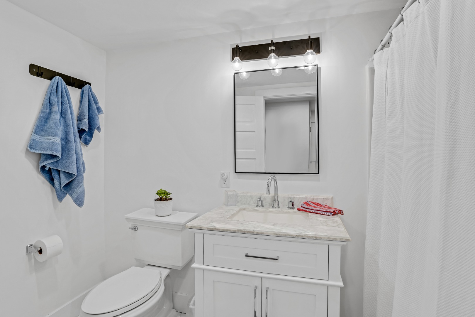 99 Cooke Street Edgartown, MA 02539 - Photo 25 of 26 Lower level full bathroom