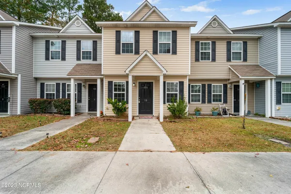 $1,295 | 300 Burley Drive, Unit 10, Hubert, NC 28539