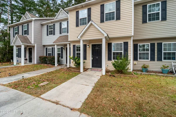 $1,295 | 300 Burley Drive, Unit 10, Hubert, NC 28539