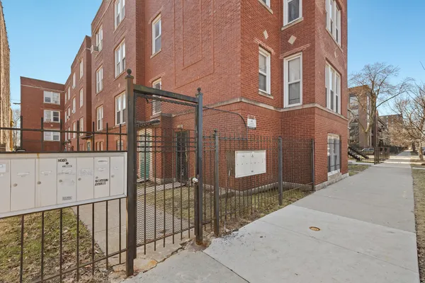 $134,900 | 543 East 60th Street, Unit 4, Chicago, IL 60637