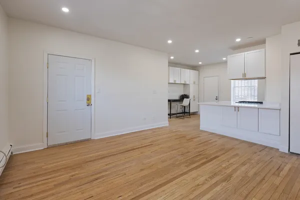 $134,900 | 543 East 60th Street, Unit 4, Chicago, IL 60637