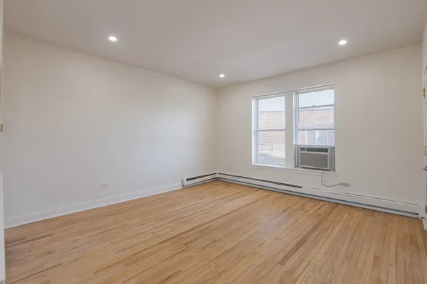 $134,900 | 543 East 60th Street, Unit 4, Chicago, IL 60637