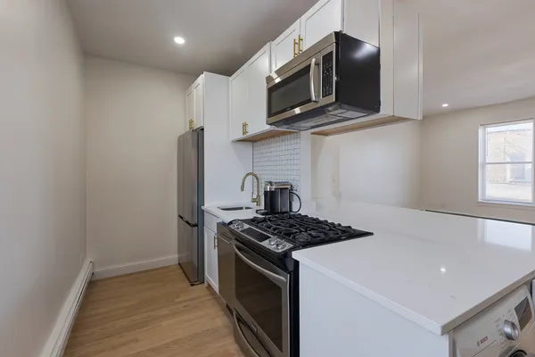 $134,900 | 543 East 60th Street, Unit 4, Chicago, IL 60637