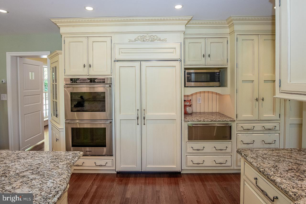 237 Atlee Road Wayne, PA 19087 - Photo 18 of 44 SubZero Refrigerator, Dacor ovens & warming drawer